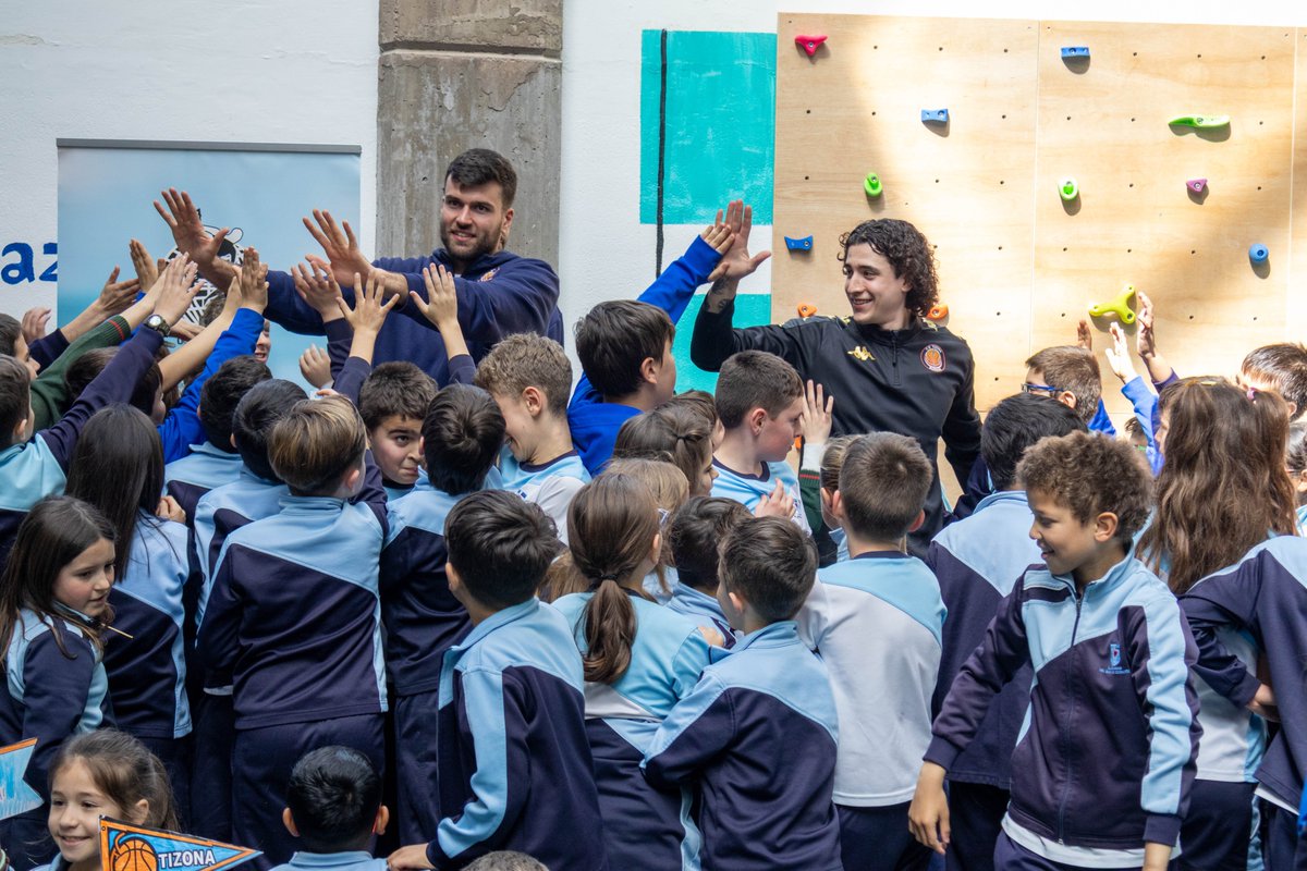 Pasión por el Tizona y mucha diversión en las #JornadasDelDeporteBurgalés 💙⚔️

🔗 cbtizona.es/actualidad/el-…

Gracias a <a href="/SCSalesianasBur/">SCSalesianasBur</a> por la hospitalidad y a la <a href="/ApdBurgos/">Asociación de la Prensa Deportiva de Burgos</a> por contar con nosotros 🫂

#ElDeporteFormaYEduca
