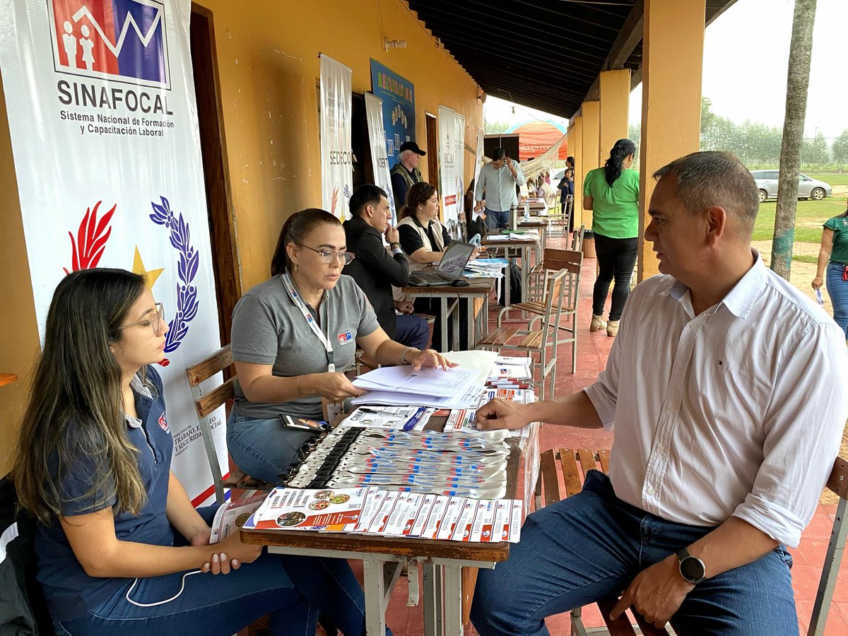 SINAFOCAL | Paraguay (@sinafocal) on Twitter photo 📢 Presentes en Yby Yaú - departamento de #Concepción.📍
Nos sumamos al
Programa "Ciudad Mujer", iniciativa del <a href="/minmujerpy/">Ministerio de la Mujer</a> con el apoyo de la <a href="/OPDPARAGUAY/">Oficina de la Primera Dama</a>, acercando oportunidades de formación a la comunidad de Pasiño, en la Escuela Manfred Kandert.
🤝 Con la presencia del 📢 Presentes en Yby Yaú - departamento de #Concepción.📍
Nos sumamos al
Programa "Ciudad Mujer", iniciativa del <a href="/minmujerpy/">Ministerio de la Mujer</a> con el apoyo de la <a href="/OPDPARAGUAY/">Oficina de la Primera Dama</a>, acercando oportunidades de formación a la comunidad de Pasiño, en la Escuela Manfred Kandert.
🤝 Con la presencia del
