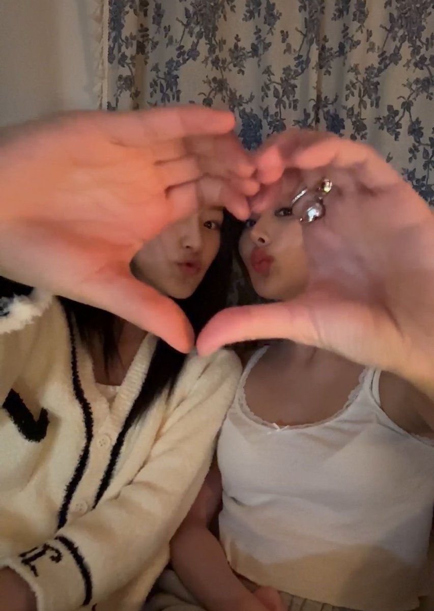 ตั้งแต่ประกาศว่าแต่งงานกันวันนั้นก็เพิ่งมาไลฟ์กันสองคนนี่เนอะ 🙂‍↕️