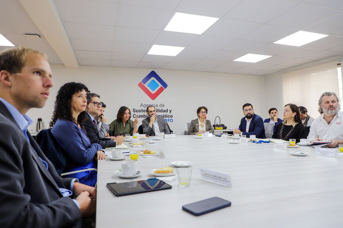 Ministerio del Medio Ambiente (@mmachile) on Twitter photo La ministra Maisa Rojas y el subsecretario Maximiliano Proaño participaron de un nueva sesión del Consejo Directivo de la Agencia de Sustentabilidad y Cambio Climático (<a href="/AgenciaSust/">Agencia de Sustentabilidad y Cambio Climático</a>) de <a href="/Corfo/">Corfo</a>, donde se abordaron las principales iniciativas que el organismo impulsará este año. La ministra Maisa Rojas y el subsecretario Maximiliano Proaño participaron de un nueva sesión del Consejo Directivo de la Agencia de Sustentabilidad y Cambio Climático (<a href="/AgenciaSust/">Agencia de Sustentabilidad y Cambio Climático</a>) de <a href="/Corfo/">Corfo</a>, donde se abordaron las principales iniciativas que el organismo impulsará este año.