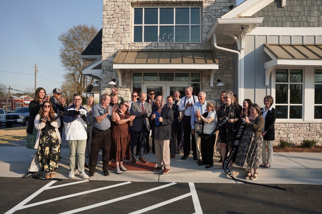 eclipsebbuilder's tweet image. Congratulations to Traditions Bank, a division of Rabun County Bank, on the grand opening of their beautiful new branch in Clarkesville, GA! ⁠
⁠