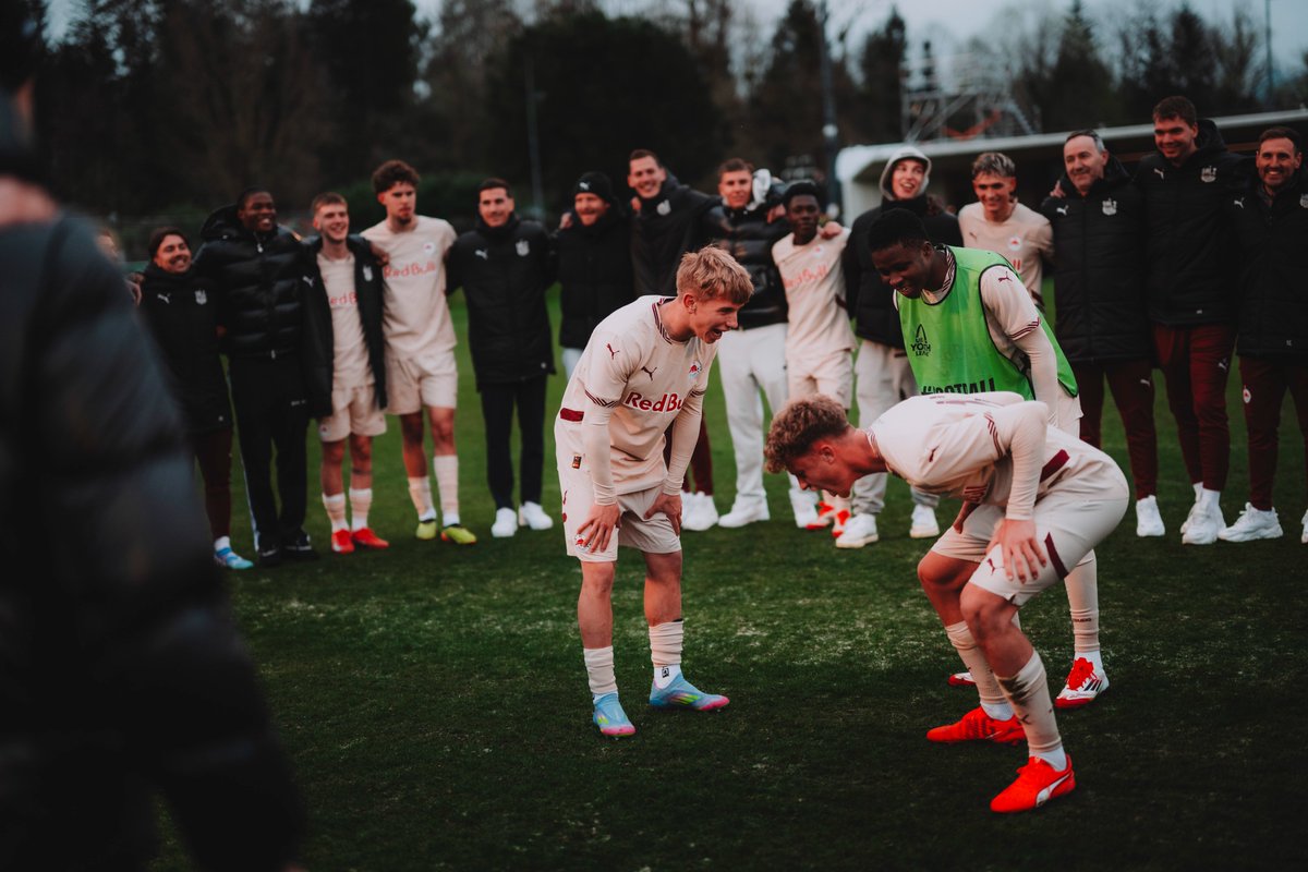 RedBullSalzburg's tweet photo. Nyon, wir kommen! 🇨🇭

#SALOLY #UYL https://t.co/3fylkm6SUy