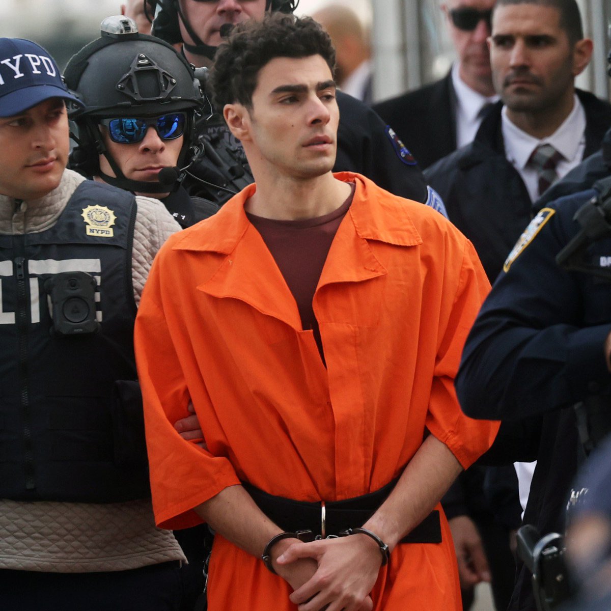 BREAKING: Attorney General Pam Bondi is directing prosecutors to seek the death penalty for Luigi Mangione.

They’re making an example out of him to discourage anyone else from rising up against the CEO class.

Luigi’s innocent until proven guilty &amp; has the right to a fair trial.