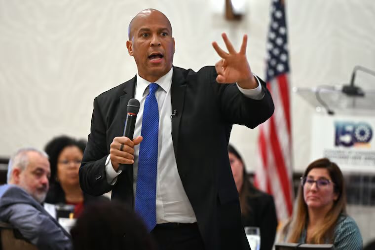 Who stands with Sen. Cory Booker?

Raise your hand! 🙋🏾
