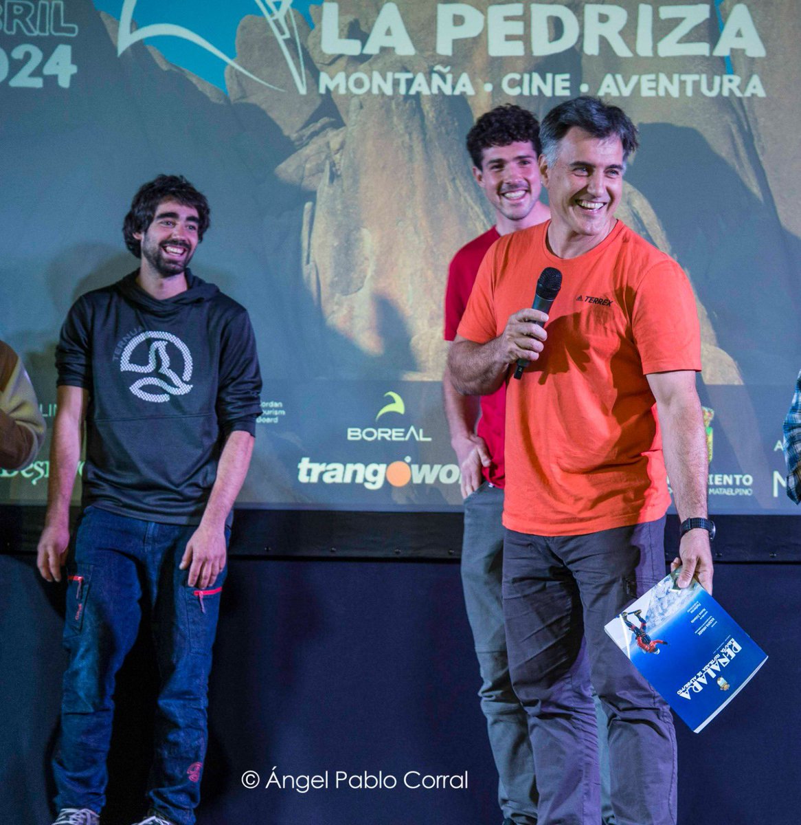 Desde la Junta Directiva de la RSEA Peñalara comunicamos nuestro profundo pesar por la pérdida de nuestro gran amigo y socio Carlos Suárez. Enviamos todo nuestro cariño y apoyo a su familia.
En cuanto tengamos noticias sobre el velatorio y entierro lo comunicaremos.