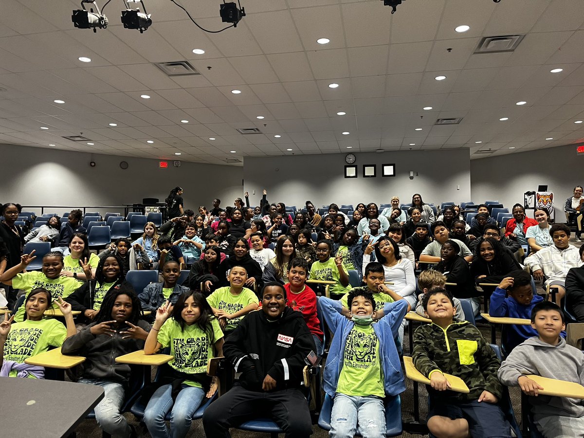 Compton 5th Grade tweet media