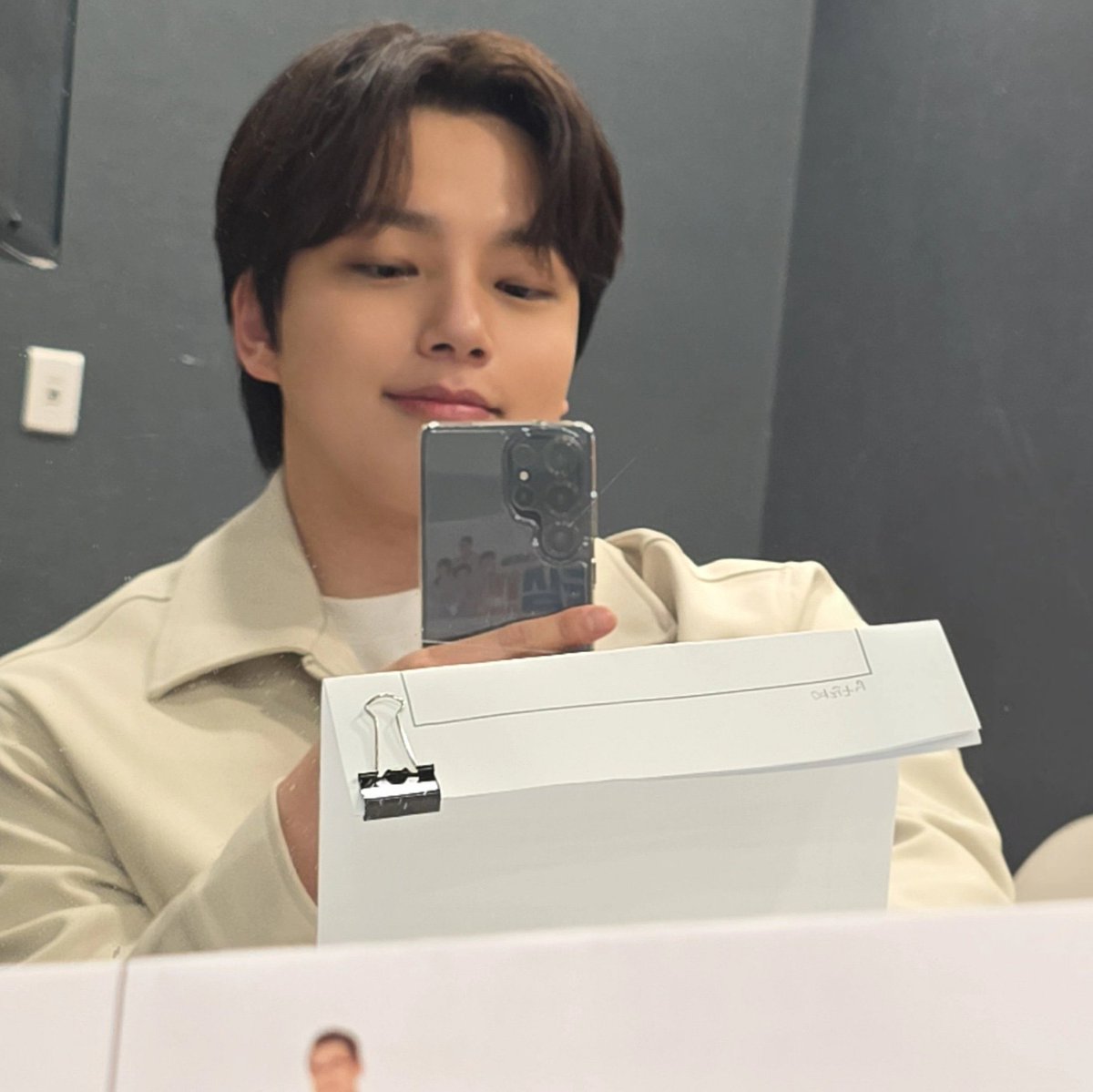 B2ngD2uk's tweet photo. 사람이 어떻게 이렇게 오밀조밀 잘생겼지…🥹 https://t.co/7pSsuaWZVx