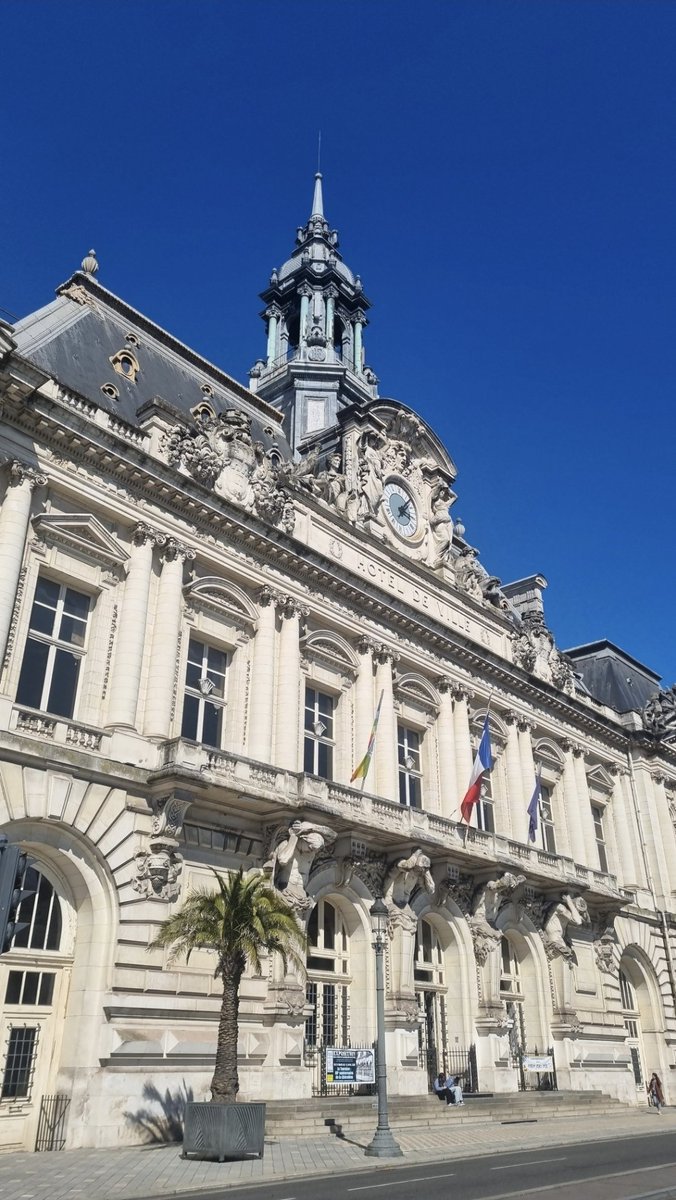 Delaunay Yann (@delaunayyannfv) on Twitter photo 🚄 A <a href="/villedetours/">Ville de Tours</a>, échanges ✨️ avec 2 volontaires en <a href="/ServiceCivique/">Service Civique</a> :
- Apurva 🇮🇳 mobilisée à l’Université
- Christian 🇨🇲 déployé à Loches
avec le soutien de <a href="/francediplo/">France Diplomatie 🇫🇷🇪🇺</a> & d'un réseau d'acteurs engagés en <a href="/RCValdeLoire/">Région Centre-Val de Loire</a> pr des mobilités croisées au + proche des territoires 🚄 A <a href="/villedetours/">Ville de Tours</a>, échanges ✨️ avec 2 volontaires en <a href="/ServiceCivique/">Service Civique</a> :
- Apurva 🇮🇳 mobilisée à l’Université
- Christian 🇨🇲 déployé à Loches
avec le soutien de <a href="/francediplo/">France Diplomatie 🇫🇷🇪🇺</a> & d'un réseau d'acteurs engagés en <a href="/RCValdeLoire/">Région Centre-Val de Loire</a> pr des mobilités croisées au + proche des territoires