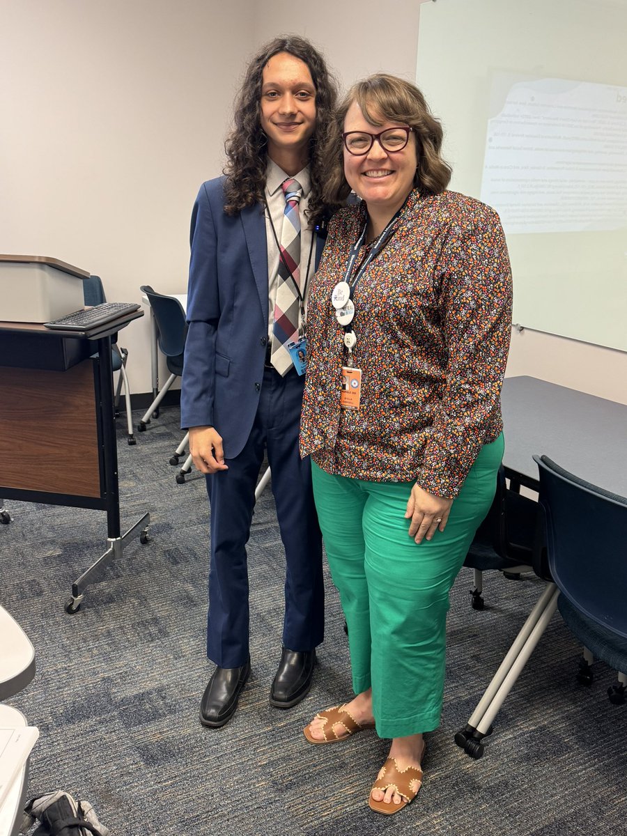 Today I had the honor of being a panelist on Jack’s AP Research presentation. Jack has decided to study Veterinary Science at Mississippi State, and was accepted into their Honors college! So proud of you, Jack! #hailstate <a href="/HumbleISD_KHS/">Kingwood High School</a> <a href="/HumbleISD/">Humble ISD</a> <a href="/HumbleISD_CBS/">HumbleISD_CBS</a>