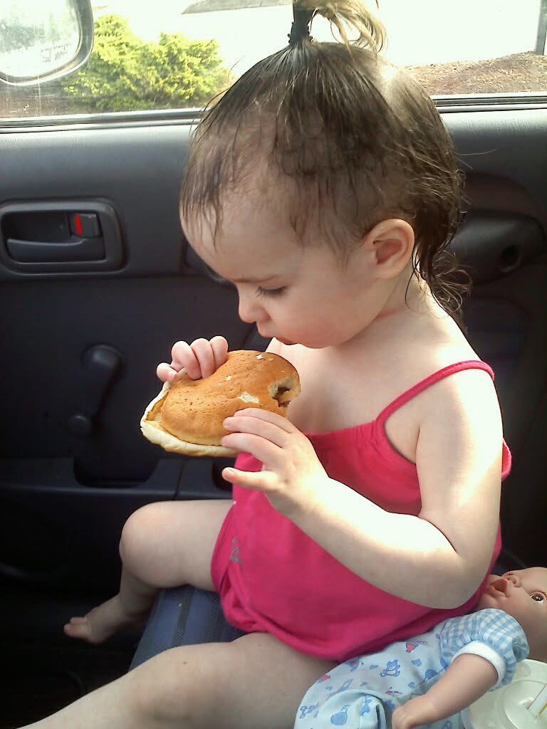 kcbella_'s tweet photo. Me eating burger sad because Zach Callisons comeback is likely to not happen for another 5 years https://t.co/AzadEMWLRS
