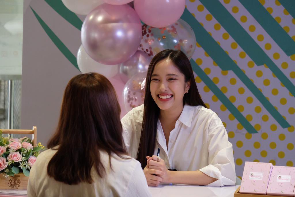 minaphile0324's tweet photo. No matter where life takes us, no matter how much time passes, my love for you will remain unchanged endless, unwavering, and forever yours 🌷🤍

#srchafreen https://t.co/R7Z2OTWILX