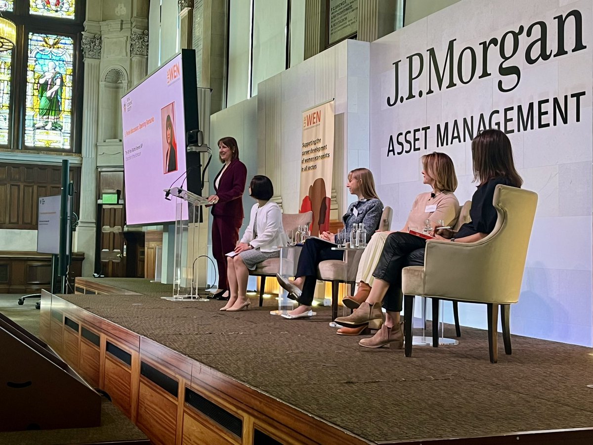 RES Leighton (@leightonc) on Twitter photo It was a privilege to attend today’s <a href="/UKWomenEcon/">UK Women in Economics Network (UK WEN)</a> session generously hosted by JP Morgan. Hugely grateful to our <a href="/RoyalEconSoc/">Royal Economic Society</a> staff, our wonderful UK-WEN officers and volunteers, and to <a href="/RachelReevesMP/">Rachel Reeves</a> for her attendance and support. It was a privilege to attend today’s <a href="/UKWomenEcon/">UK Women in Economics Network (UK WEN)</a> session generously hosted by JP Morgan. Hugely grateful to our <a href="/RoyalEconSoc/">Royal Economic Society</a> staff, our wonderful UK-WEN officers and volunteers, and to <a href="/RachelReevesMP/">Rachel Reeves</a> for her attendance and support.