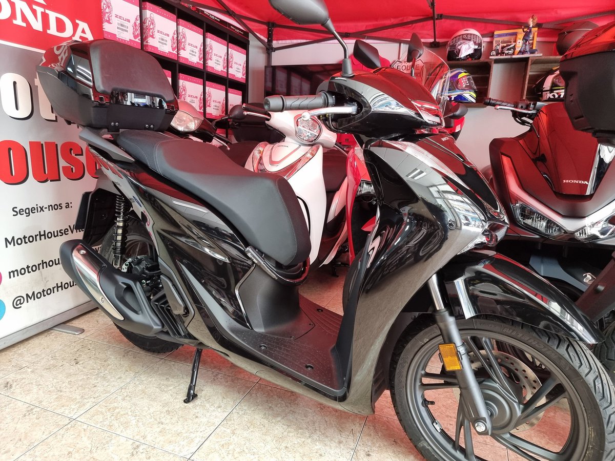 MotorHouseVng's tweet photo. Hoy entregamos otra Honda SH125!! Que la disfrutes mucho Jose Luis!! https://t.co/s7NK9RSDET