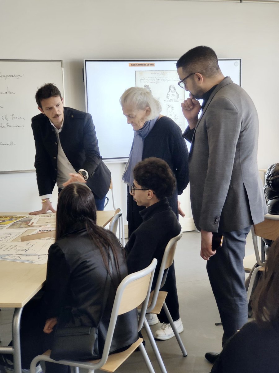 PierreLiscia's tweet image. Peut-on caricaturer dieu et les religions en démocratie ?✏️
C'est le débat que nous avons lancé avec les élèves du lycée Evariste Galois de Sartrouville, en présence de Riss, le directeur de la rédaction de Charlie Hebdo, d'Élisabeth Badinter et de @vpecresse. #ToujoursCharlie