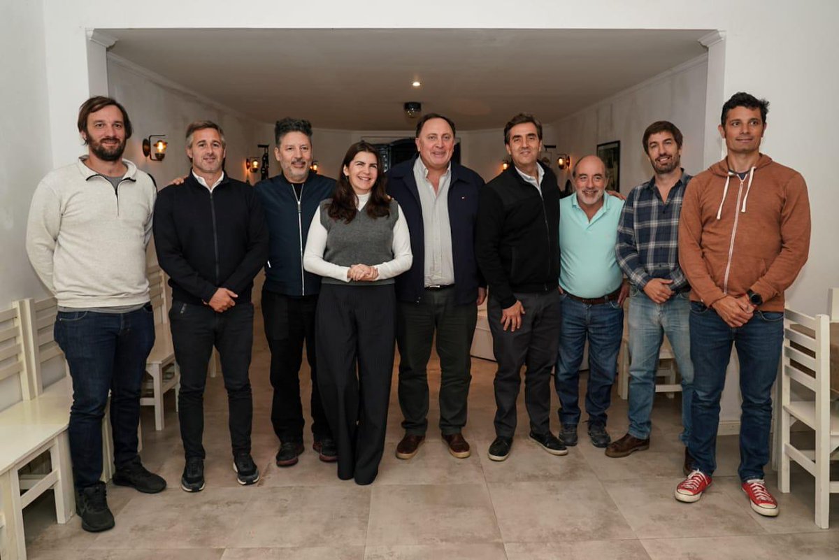 Los intendentes de Unión por la Patria de la Primera Sección Electoral nos reunimos una vez más en General Las Heras para analizar la marcha de nuestras gestiones locales en este contexto nacional cada vez más preocupante.

En las últimas dos semanas, el aumento descontrolado en