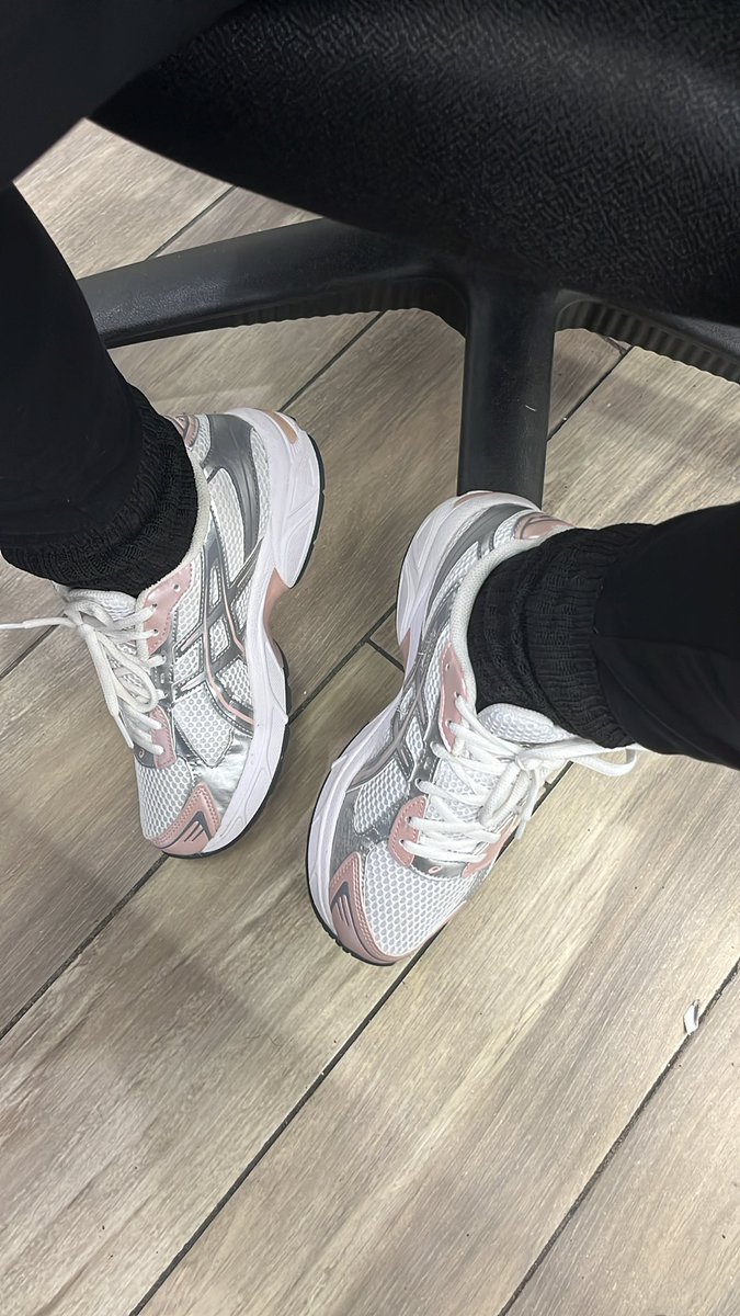 wear your kicks