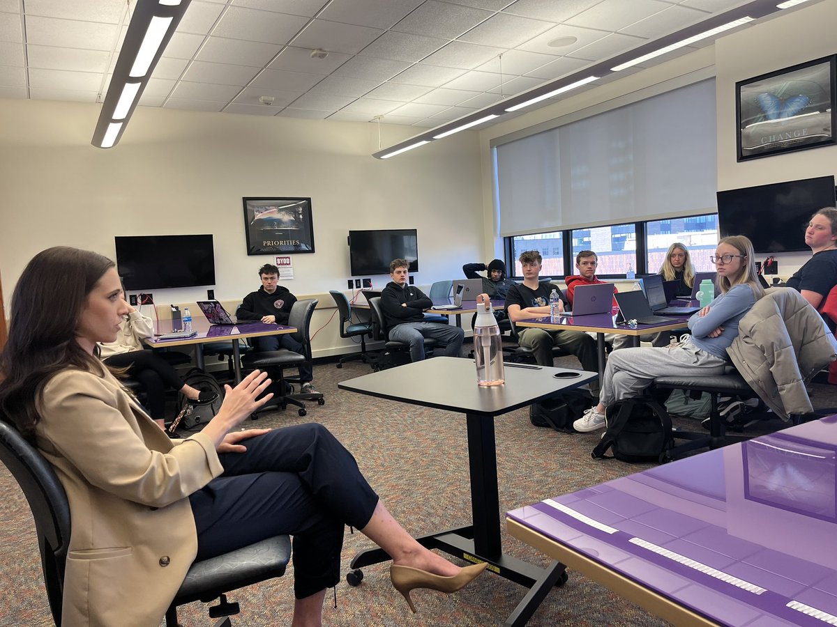 WPXI reporter and Duquesne Media alumna Shelby Cassesse recently visited Prof. Healy's Sportscasting class to discuss the industry and offer advice. Huge thanks to Ms. Cassesse!