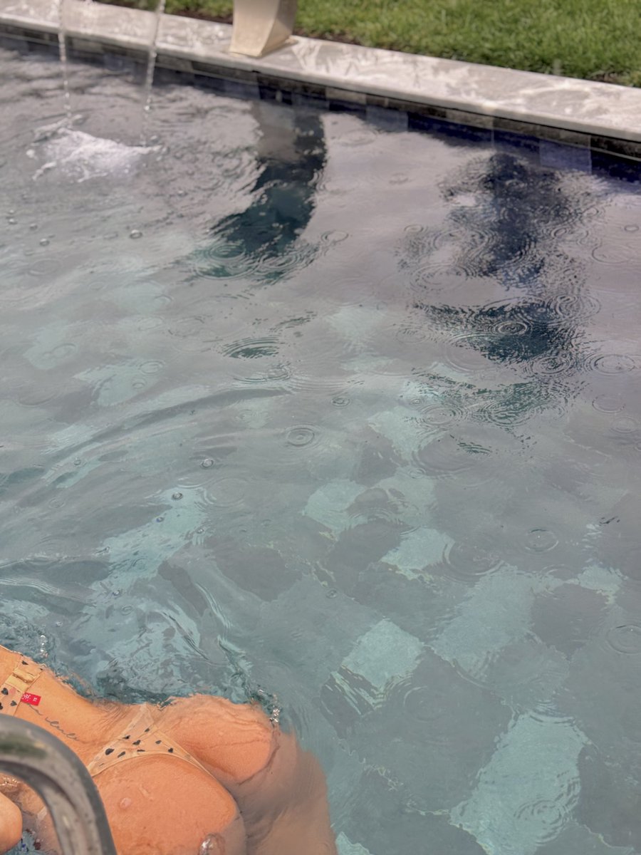 إلا أنَّ مُؤخرتكِ ثابتة وصَلبة
 أكثر منْ ميتٍ فِي تابُوت .
تعالو هنا في أشياء حلوه 🦋🤎

app.fanfix.io/@solamohmad