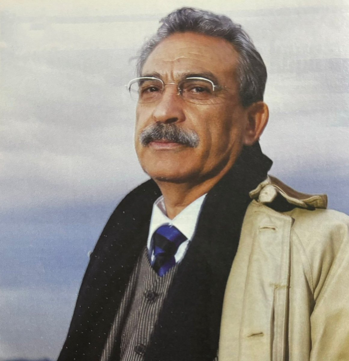 Biz Türkiye’de başarı dediğimiz şeyin bir milletin kendini fark etmesi olduğunu bilmiyoruz. Tam tersine başarı dediğimiz şeyi bir milletin kendinden vazgeçmesi olarak anlıyoruz. 

İsmet Özel, Şiir Şiirle Örtüşmez