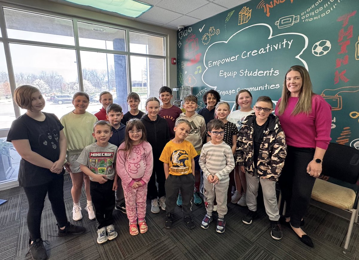 MrsAckart's tweet photo. March Principal's Lunch Celebration! These kids demonstrated the EPiC Code and were recognized by adults in the building for their character. @EpicElementary https://t.co/USzt1HhthH