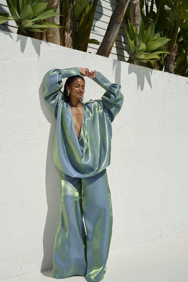 Liquid Shimmer preorder closes @ midnight. Place your orders today to secure your pieces or forever hold your peace 🪄✨💧