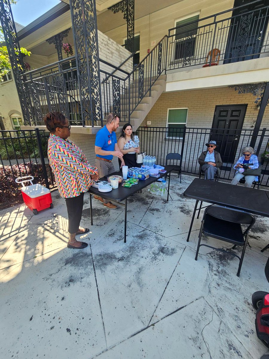 SENIOR EMPOWERMENT: <a href="/StPeteHA/">St. Petersburg Housing Authority</a> organized an informative event today at Sunset Oaks Apartments. 🌟

<a href="/empathhealth/">Empath Health</a> visited our senior residents to share valuable insights into the services available at the Suncoast PACE Day Center and Medical Clinic. 💜

#SPHA #StPeteHA
