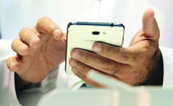 " إذا وصلتك رسالة تغضبك، فلا ترد عليها مباشرة، وإنما أخر الرد عليها للغد .. وبعد يوم ستجد نفسك ترد عليها رداً حكيماً، أو أنك سترى أنها تافهة لا تستحق الرد "