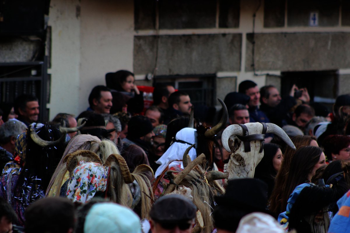 Las raíces de Ávila cobran vida en Mascarávila. 🌾 12 de abril en Hoyocasero: músicas ancestrales, máscaras y mucho más. ¡Ven y siente la tradición! #FolcloreAbulense mascaravila.com <a href="/Mascaravila_Of/">Mascarávila Oficial</a> - <a href="/DanzaHoyocasero/">Danzas Hoyocasero</a> - <a href="/dipuavila/">Diputación de Ávila</a> - <a href="/jcyl/">Junta de Castilla y León</a> - <a href="/Ayto_Hoyocasero/">Ayto de Hoyocasero</a>