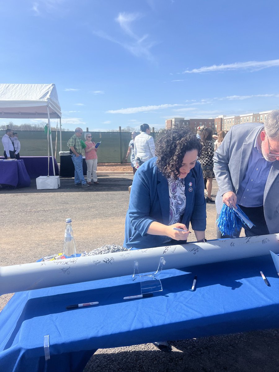 SupvPalchik's tweet image. 🚀 Exciting news for STEM in NoVA! I joined community leaders to celebrate theconstruction launch of the Northern Virginia Science Center! 🏗️🔬 This state-of-the-art facility will inspire curiosity &amp;amp; hands-on learning for the 500K kids &amp;amp; 3M people. Stay tuned! #STEM #ScienceRocks