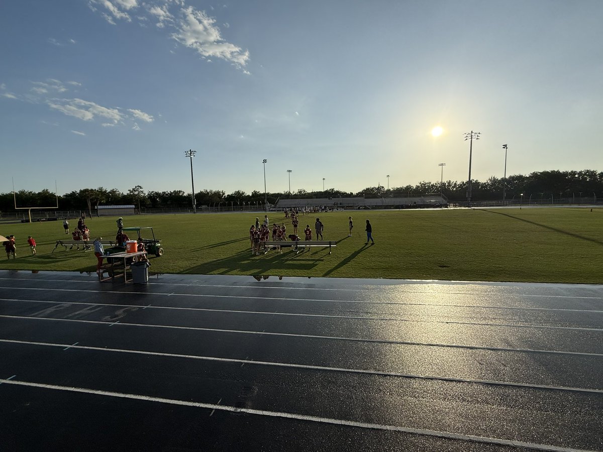 RaidersCoachP's tweet image. Rain cleared. Lightning too.
Beautiful night for some flag football!
@RaiderAthletes @RHS_RaidersFB