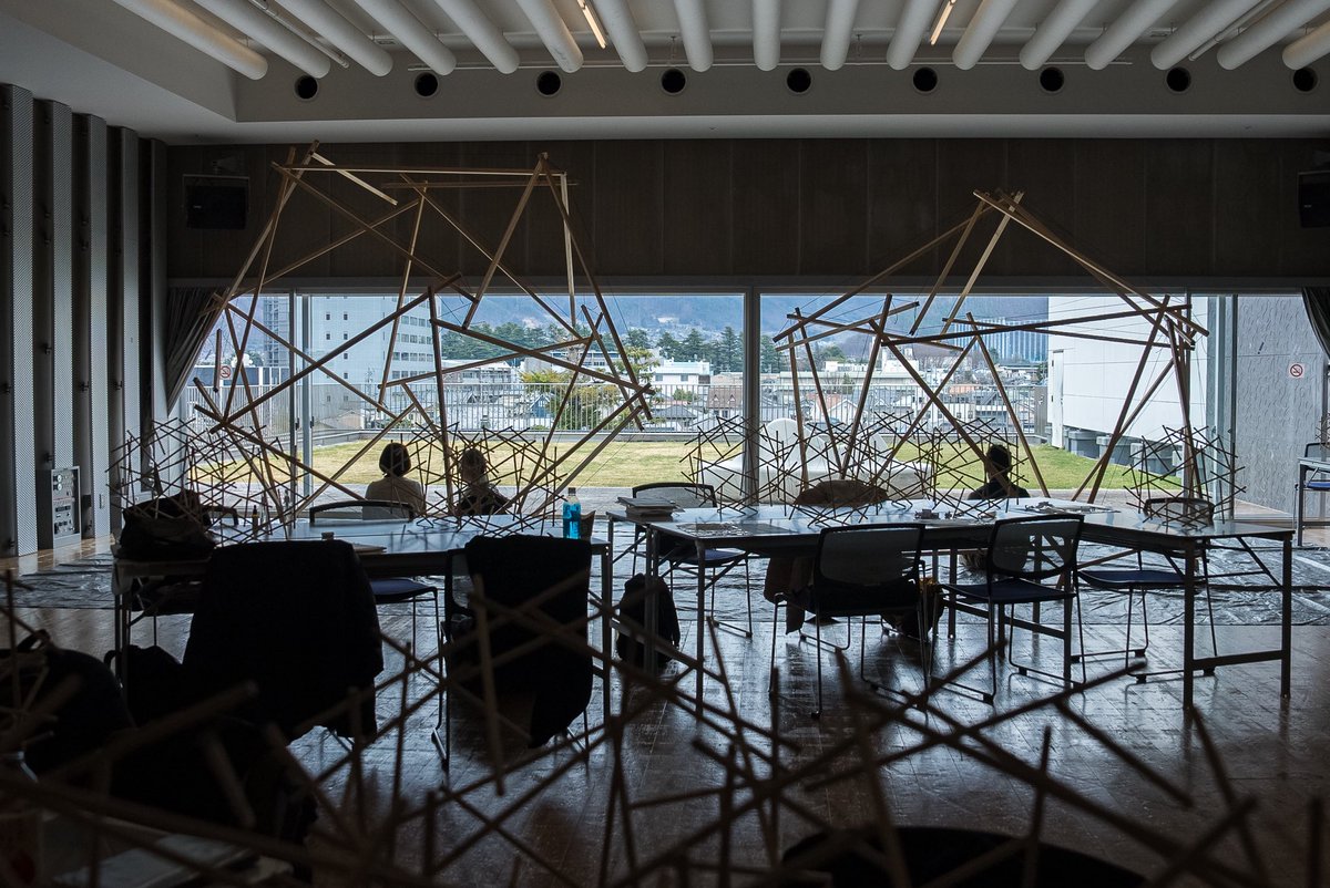 最高のアイデアはワークショップ中に生まれることが多い。大切なのは参加者にシナジェティクスや共鳴テンセグリティ®︎を理解してもらうのではなく、理解する方法を届けることだ。