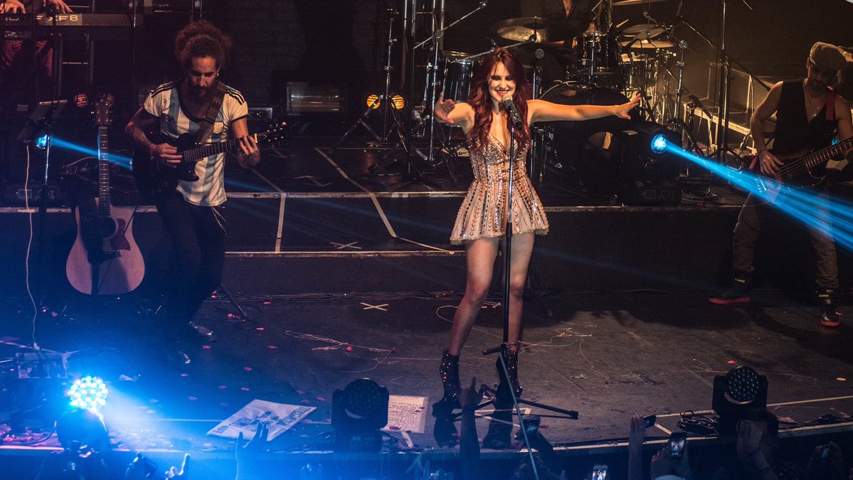 🔙 24.04.2015 <a href="/DulceMaria/">Dulce Maria</a> presentaba su tour “Sin Fronteras Reloaded” en Buenos Aires, Argentina 🎤🇦🇷❤️