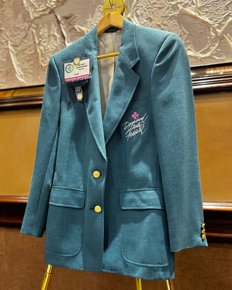 Spring has sprung, and that means it’s time to celebrate 70 years of creativity, community, and culture w/ <a href="/dogwoodarts/">Dogwood Arts</a>! 🎨 We kicked it off with the annual luncheon and presentation of the 2025 Limited Edition Print "Signs of Spring" by Megan Lingerfelt. dogwoodarts.com/events