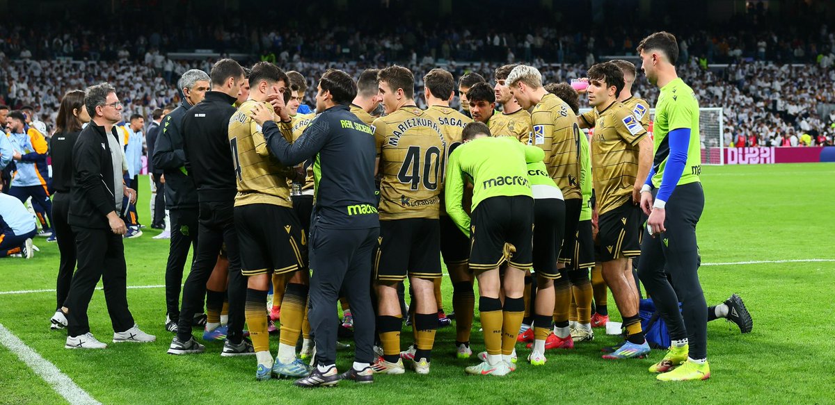 Hoy no <a href="/RealSociedad/">Real Sociedad Fútbol</a> , gaur ez!
Hoy no mereces que te diga otra cosa:

HARRO NAGO ZUTAZ
ESTOY ORGULLOSO DE TI

El partidazo que has hecho está al alcance de pocos. Y mas con los km que llevamos en las piernas. 

Todos, absolutamente todos merecéis un aplauso. 

BURUA GOIAN!!!!!!