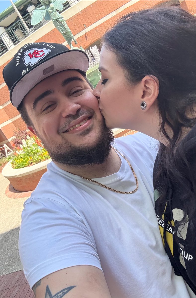 BubblyyBeann's tweet photo. Another amazing weekend with my best friend. Forever happiest when I’m with you 🥹❤️
(Going back home on April Fools is a sick joke and I’m over it 🥺) https://t.co/o538dNqMXS