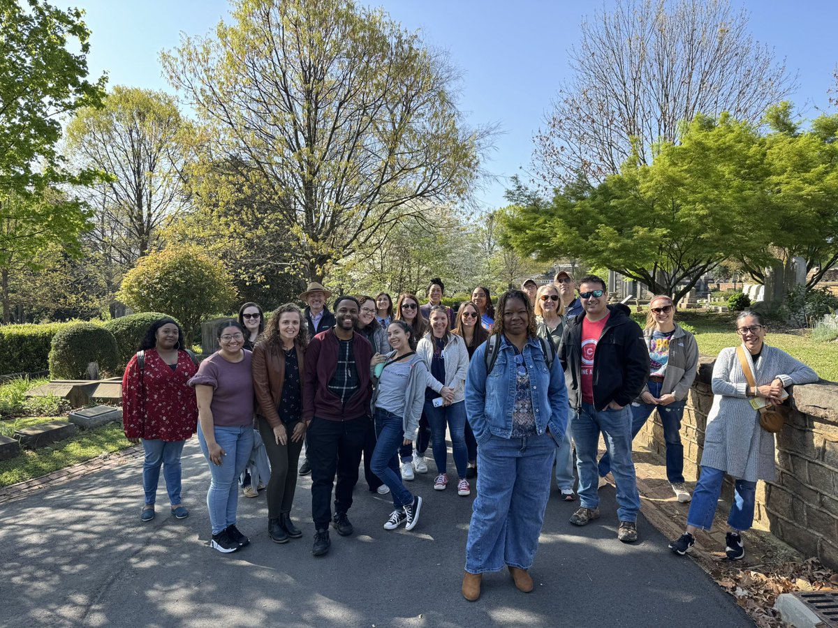 ARTwithJessica's tweet image. Teachers, if you haven’t explored @oaklandcemetery—it is such a rich resource for integrating history, art, and storytelling. Loved partnering with Cobb teachers &amp;amp; Oakland Cemetery (and their residents) to explore place-based learning and #artsintegration! @cobbfinearts
