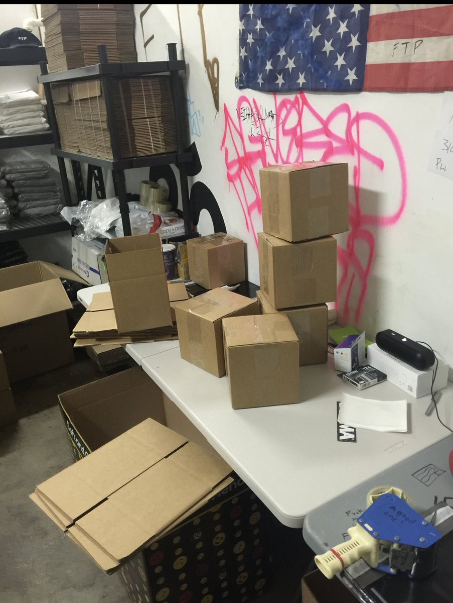 ZACFTP's tweet image. Went from a couple orders out my bedroom, to 20-30 out of my first office, to 18 wheelers now.