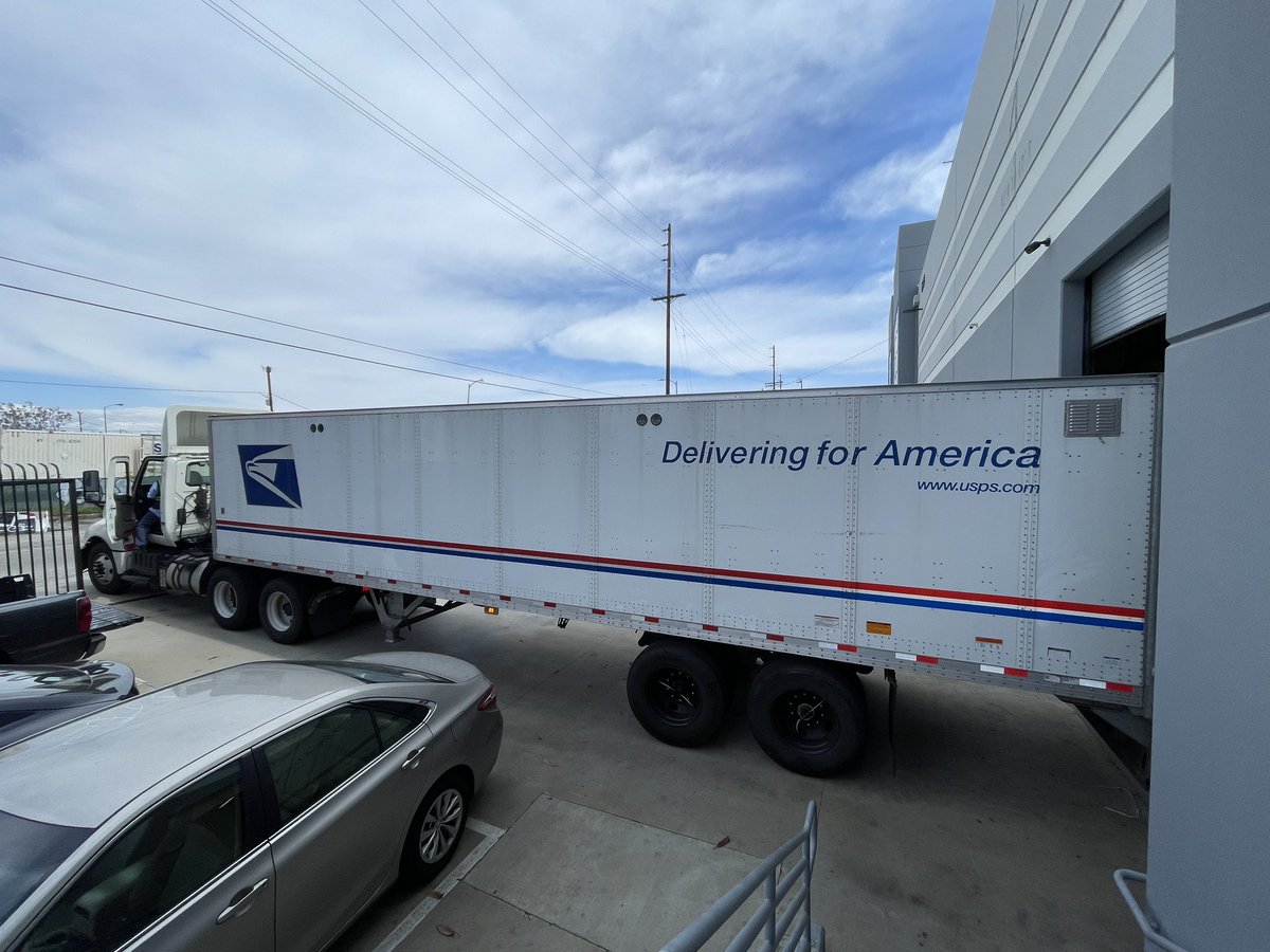 ZACFTP's tweet image. Went from a couple orders out my bedroom, to 20-30 out of my first office, to 18 wheelers now.