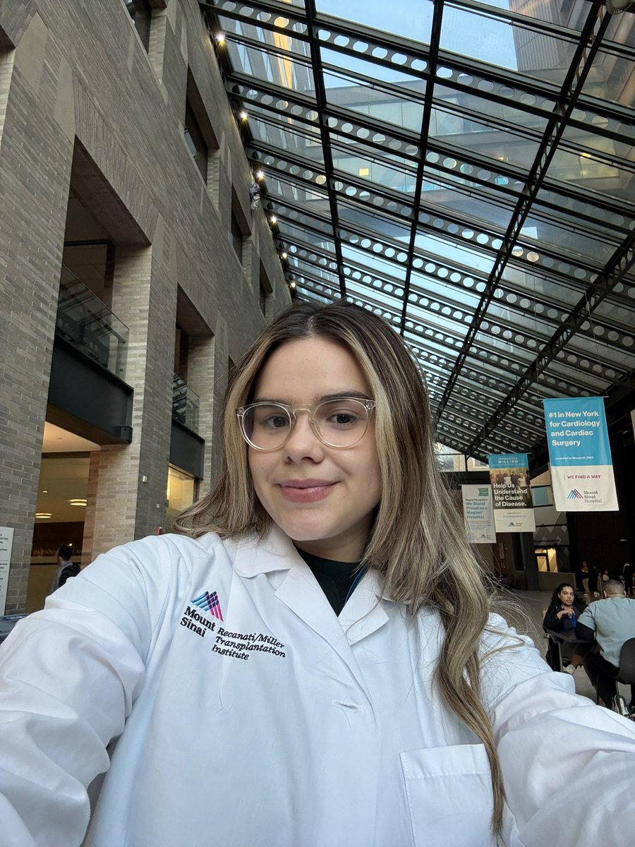 First day of my Transplant Surgery elective! Free pizza, a nice white coat, and an exciting journey ahead…couldn't ask for more☺️