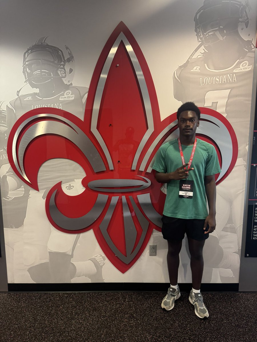 taj_datme's tweet image. Shoutout To @RaginCajunsFB and @CoachGBarlow For Having Me Today! Louisiana-Lafayette 🌶️ 🏈 💪🏾
Yeaaaa! I Could See This Fa Sho 💯
#unofficial #spring25 #Big22 #itsup