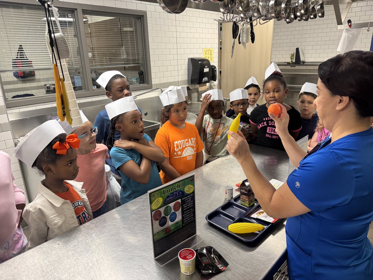 CATCH Kitchen Tours #GoSlowWoah #Nutrition <a href="/HumbleISD_GE/">Groves Elementary</a> 🍎🥦🍗💪 <a href="/JoeCamp45011020/">Joe Camp</a>