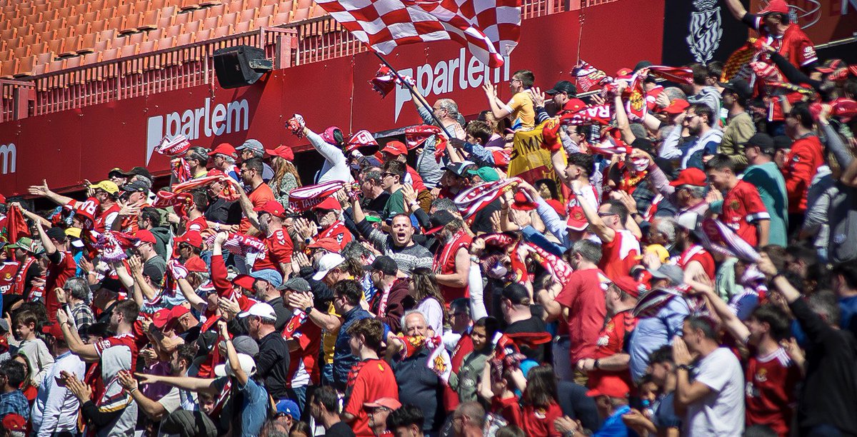 😍 Seguidors d’un equip ple de glòria 🔥

#14milraons