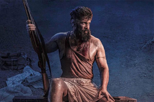 #VeeraDheeraSooran #ChiyaanVikram <a href="/chiyaan/">Vikram</a> 

Vikram's Emotional Punch in Veera Dheera Sooran

In Veera Dheera Sooran , Vikram gives you a performance that's both gripping and deeply emotional making you remember exactly why he's a master of his craft. From the moment you meet his