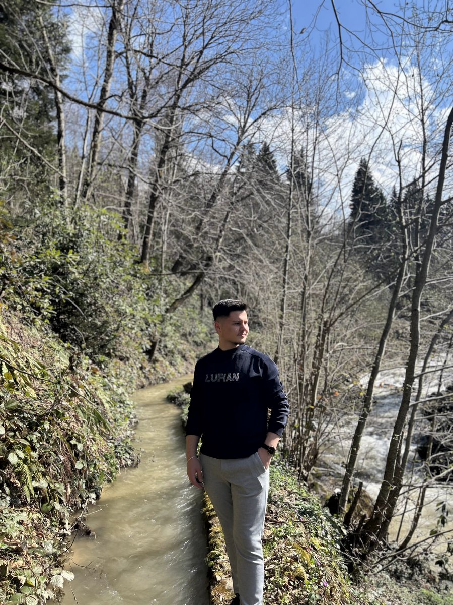 İnsan oğlu işte bir varmıs
bir yokmus..
Kimsenin kalbini kırmaya, üzmeye,incitmeye gerek yok
son belli netice belli..