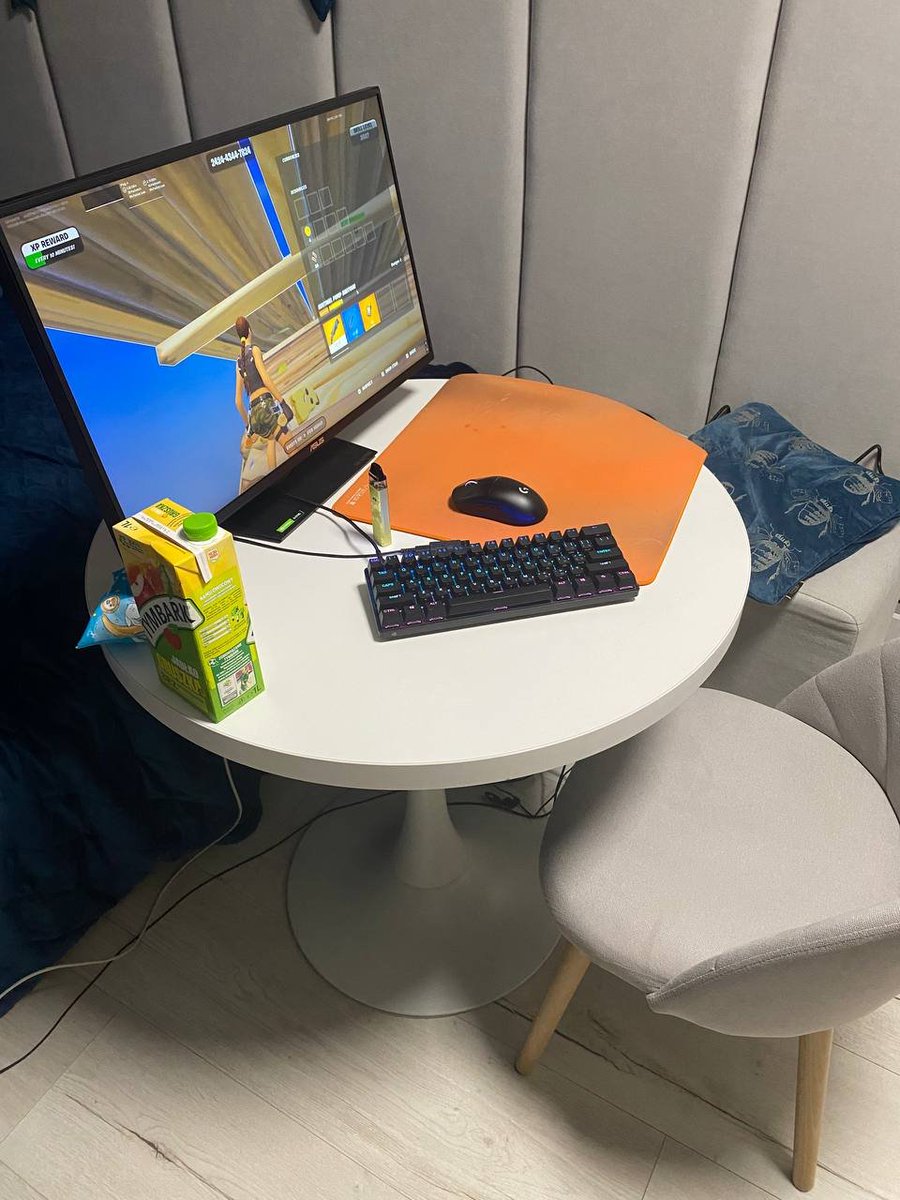 qualed first cup in 🇵🇱 w/<a href="/Hlechis/">Hlechis</a> <a href="/32hizixx/">HIZIXX 🎯</a> 
<a href="/HeavenG8_/">Heaven Gates</a>