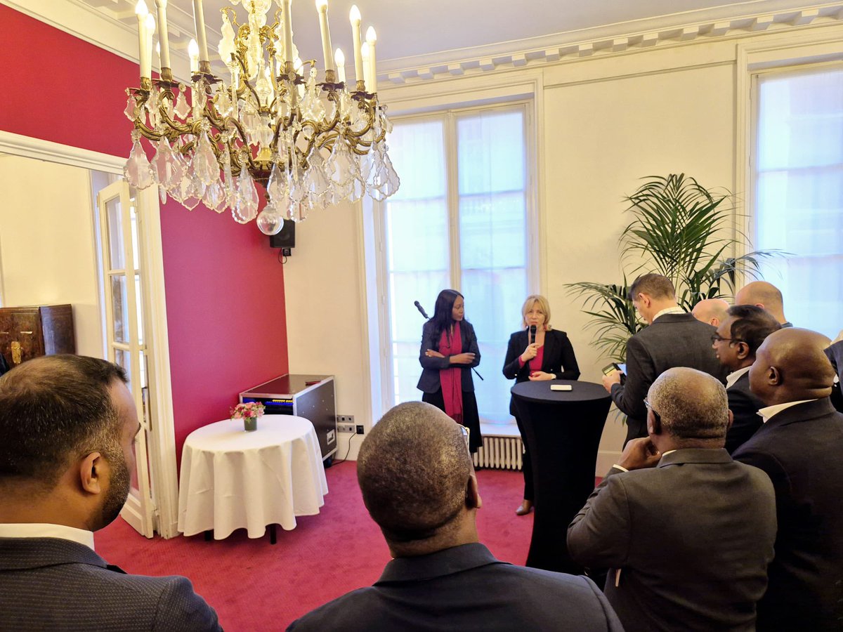 Ce soir, <a href="/AL_Mesadieu/">Anne Louise Mesadieu</a> lançait le club des pépites, talents de notre pays venus d’ailleurs et trop souvent invisibilisés. Notre nation doit montrer la richesse de tous ses talents et nos partis politiques aussi !