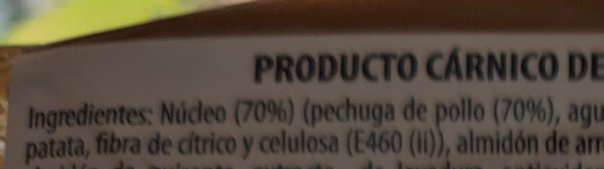Una  consulta de etiquetado para <a href="/farmagemma/">Gemma del Caño</a>. Asumo que esto es legal, pero ¿hay alguna razón para hacerlo que no sea inducir al consumidor a pensar que hay un 70% de pollo en un producto que tiene un 49%?