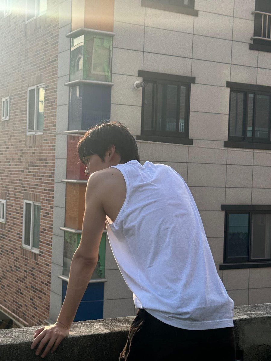 5q___17u's tweet photo. คือไวบ์คุณแม่งเหมือนพsะเอกหนังรัก แบคกราวน์กรุvเทพอะดิ @paniqstate https://t.co/AxJ1Cw0IeX