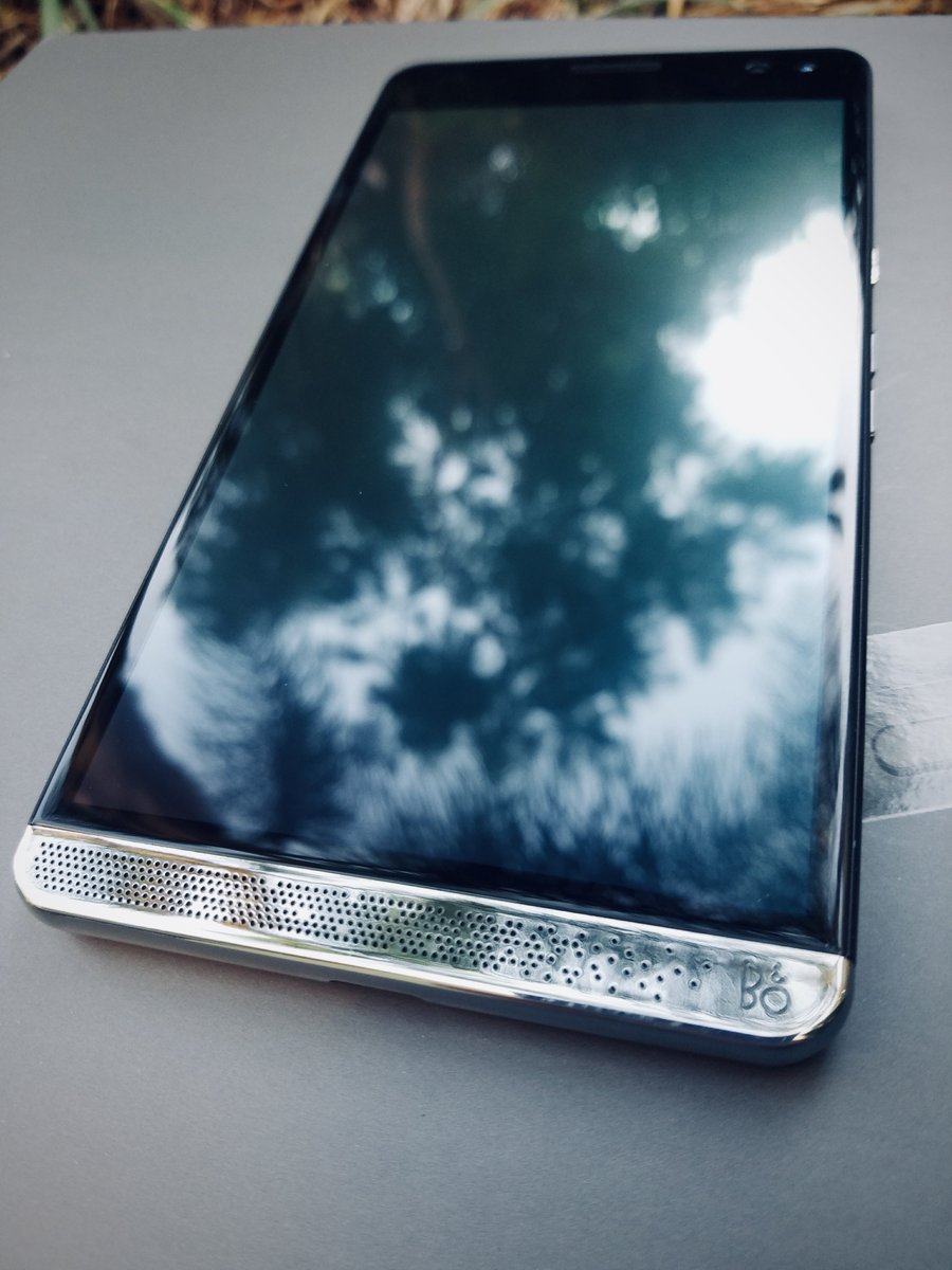 grant_likes's tweet image. Smartphone a Day #19

The HP Elite X3 Windows Mobile smartphone had a top-end processor, big display, expandable memory, large battery and PC experience via Continuum.

Supposedly a do-it-all 3-in-1 experience, so what went wrong?

#SmartphoneADay #WindowsMobile