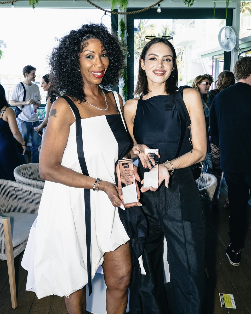 saralandrydj's tweet image. 💫CUTEST FEW DAYS IN MIAMI💫

had such a fun 48 hrs in Miami last week for Miami Music Week✨

I attended the inaugural @ThisFemmehouse awards where I was presented with the Producer of the Year Award.  It was amazing to be with so many of my incredibly talented female peers🖤